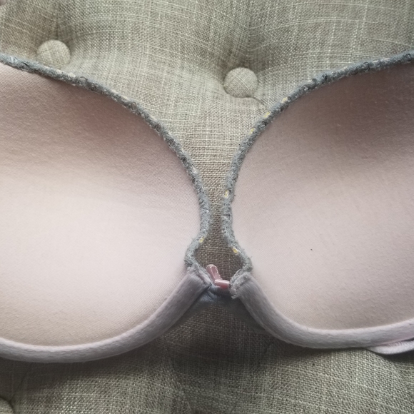 Victoria's Secret bra - Picture 2 of 3